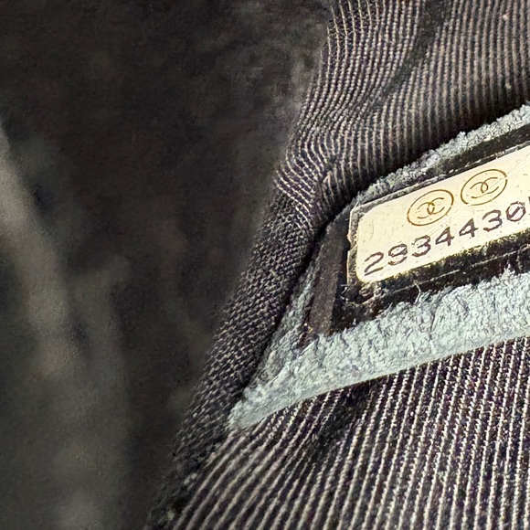 Chanel Small Boy Bag Caviar Leather - Picture 15 of 16